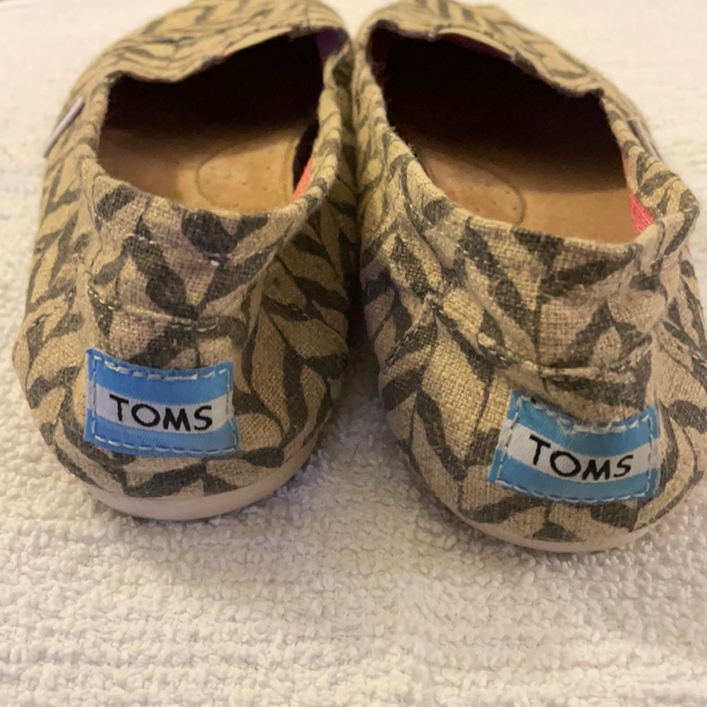 Tom’s shoes - Chevron pattern; - Picture 4 of 4